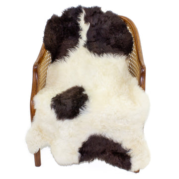 Soft Short Wool White w Dark Thin Hide Swedish Sheepskin
